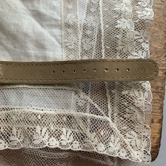 Vintage MILA II Pink Blue White Quartz Watch Stainless Steel Back Accessory - Picture 6 of 10